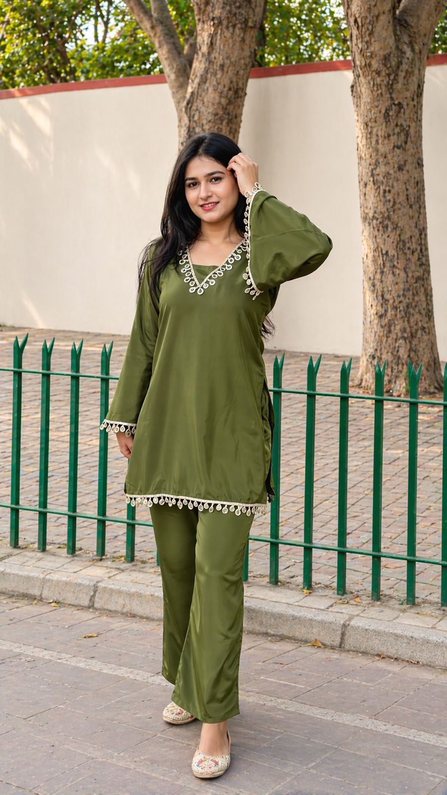 V - neck cord set